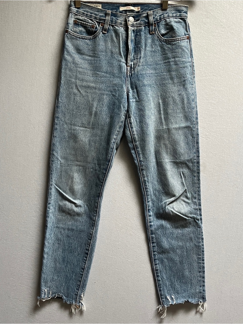 Levi's Wedgie Fit Button Fly Raw Hem Jeans Size 26